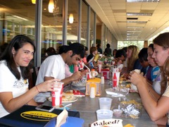 <p>to eat lunch</p>