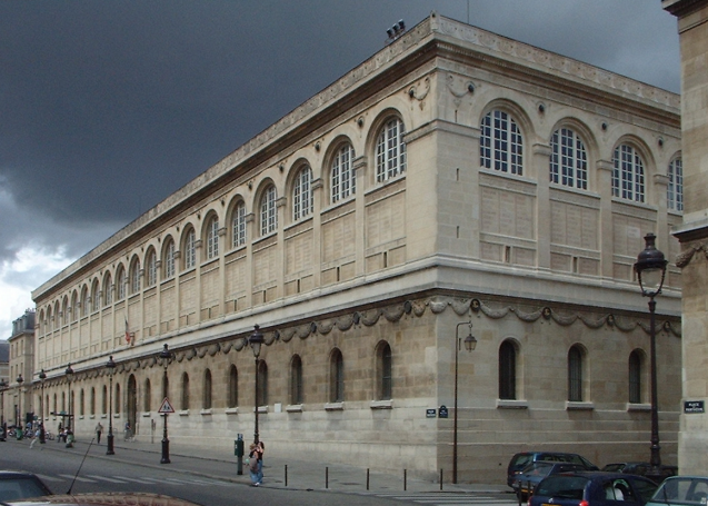 <p>Form fits function of the interior. The exterior 2nd floor areas below the windows are the exact spots and heights of where bookshelves line the walls inside the library.</p>