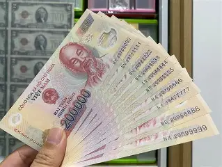 <p>(adv) nhiều, dồi dào (thường dùng với “apologise“, “thank“, “bleed“)</p>