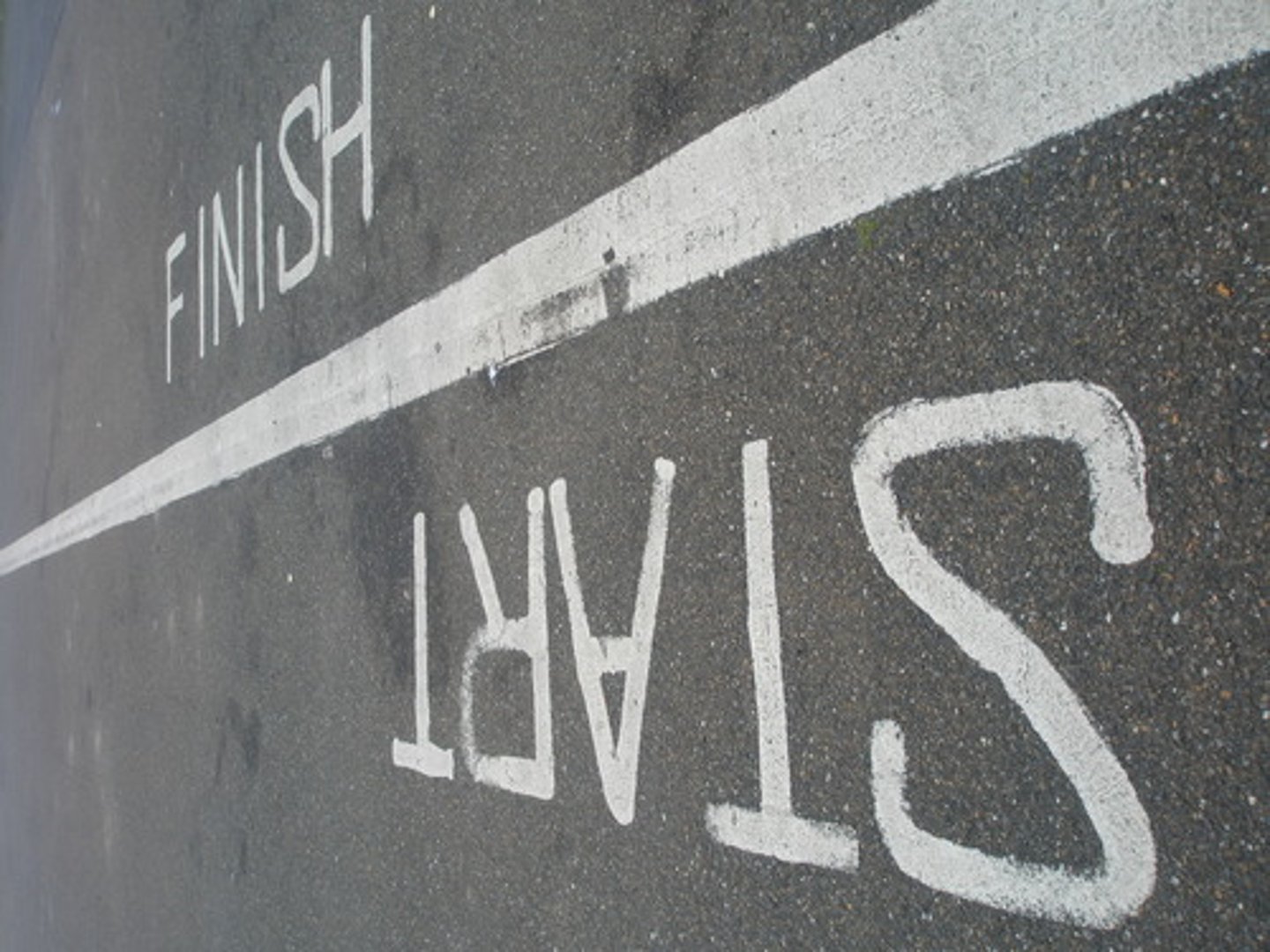 <p>to finish, end</p>