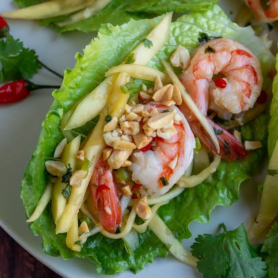 <p>Grilled shrimp and green mango</p>