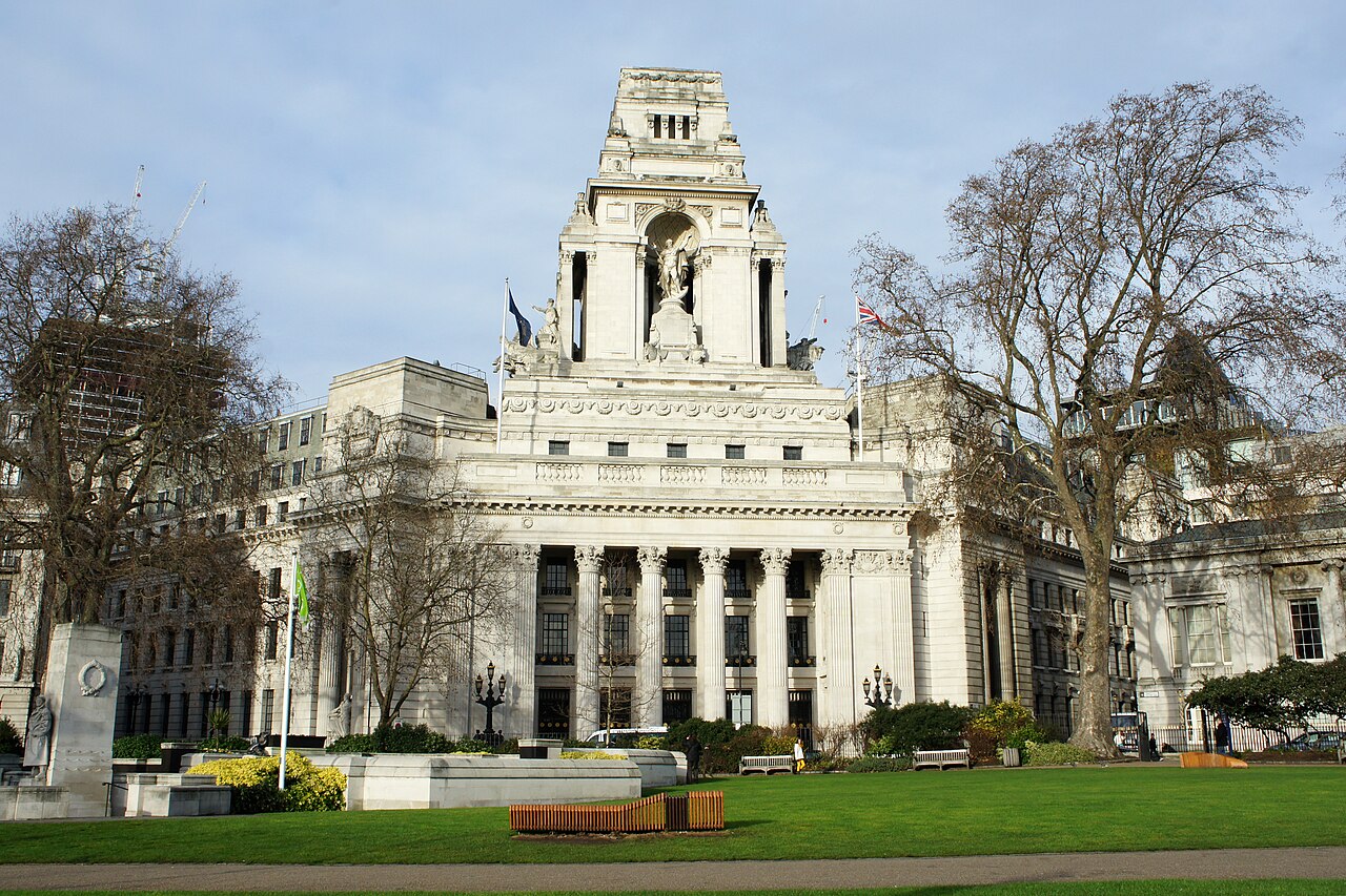 <ul><li><p>Site in London near White Tower where high-status prisoners were executed, sometimes beheaded</p></li></ul><p></p>