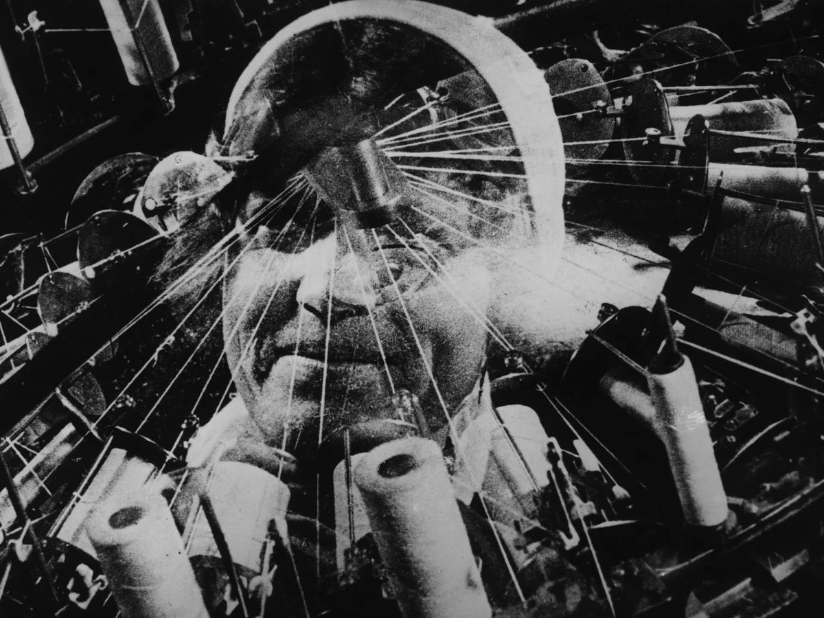 <p><span style="background-color: transparent;">Man With A Movie Camera (Dziga Vertov, 1929)</span></p>