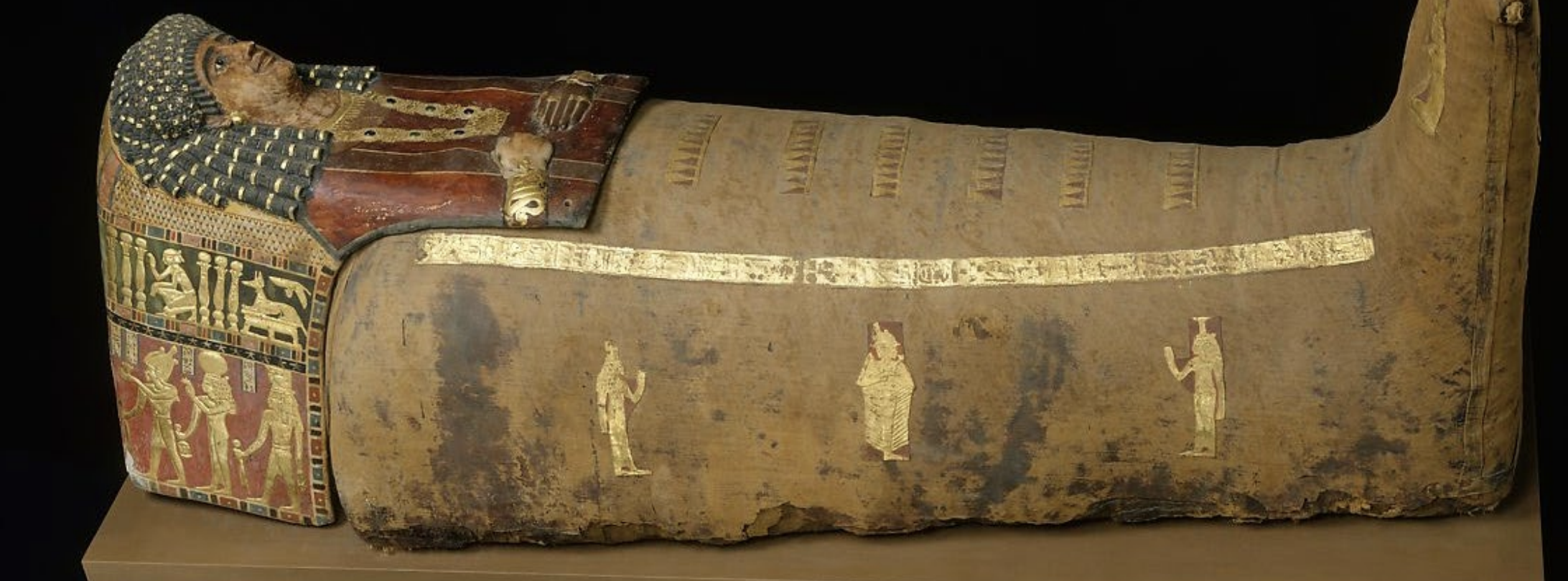 <p>Mummy of Artemidora 1st/2nd century CE</p>