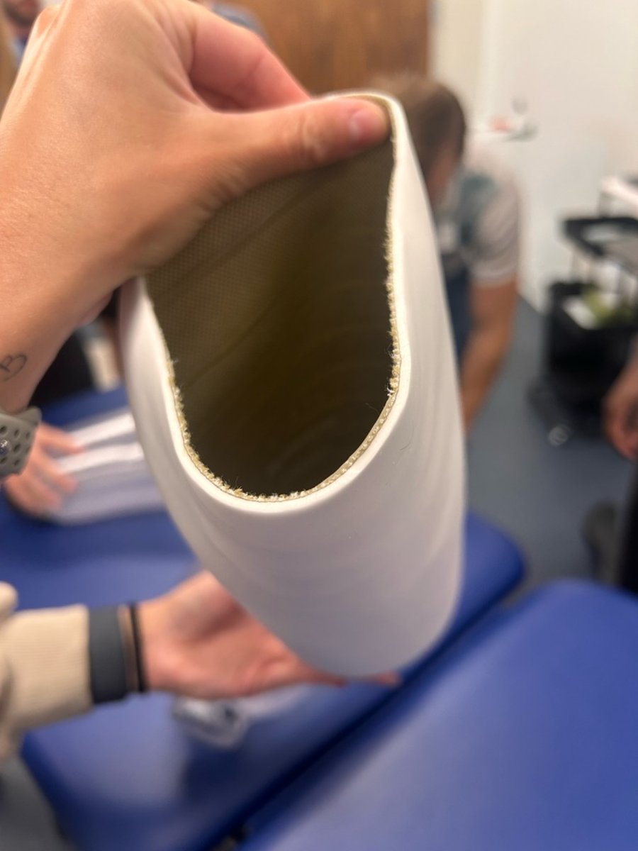 <p>turn inside out put on limb and roll onto leg no wrinkle or folds and ensure no space at end</p><p>* even pressure distribution</p><p>**suspension</p>