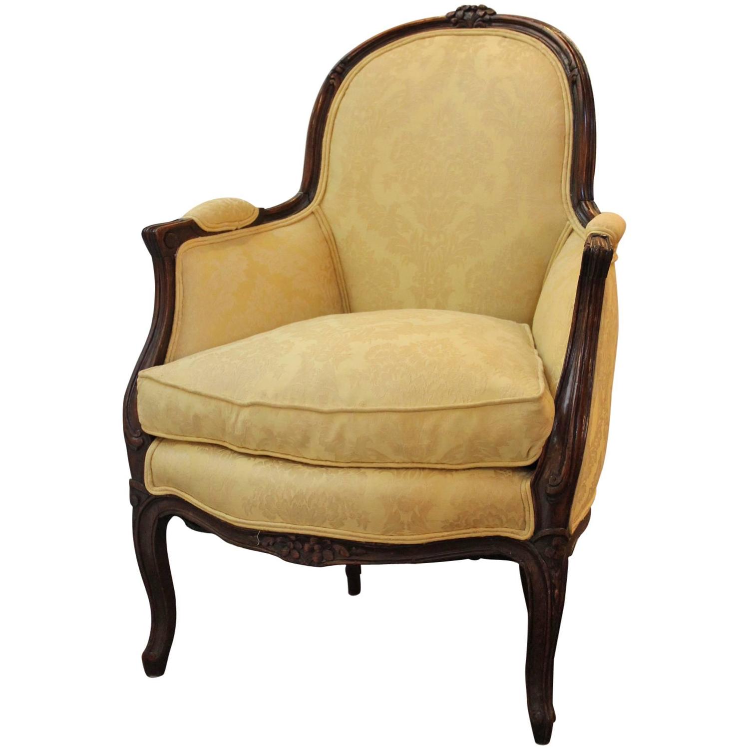 <p><span>A chair of the 18th century, having arms with closed spaces between them and the seat (Dictionary.com)</span></p>