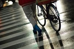 <p>dừng xe đẹp tại đâu</p><p>(Cyclists must ___ here and walk.)</p>