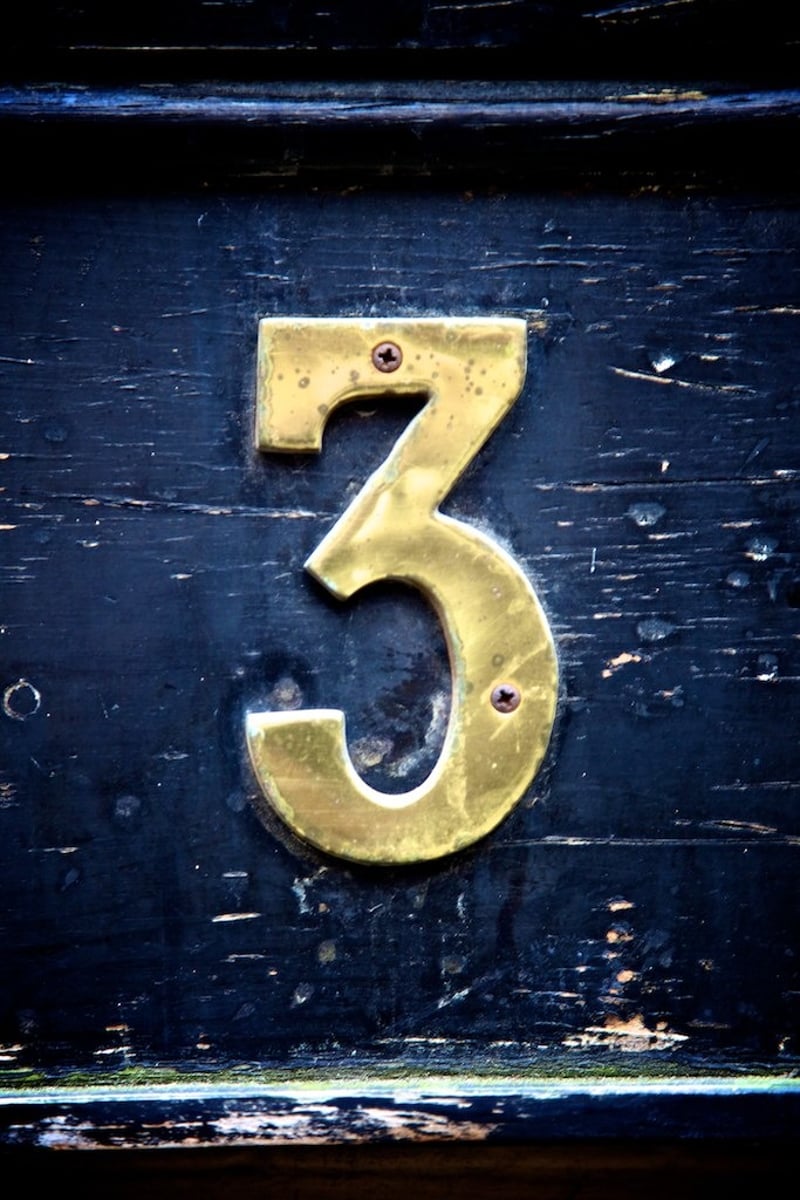 <p>three</p>