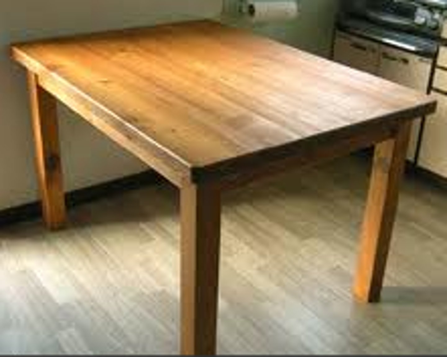 <p>desk - /desk/ [c]</p>