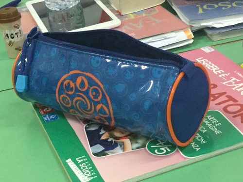 <p>pencil case</p>