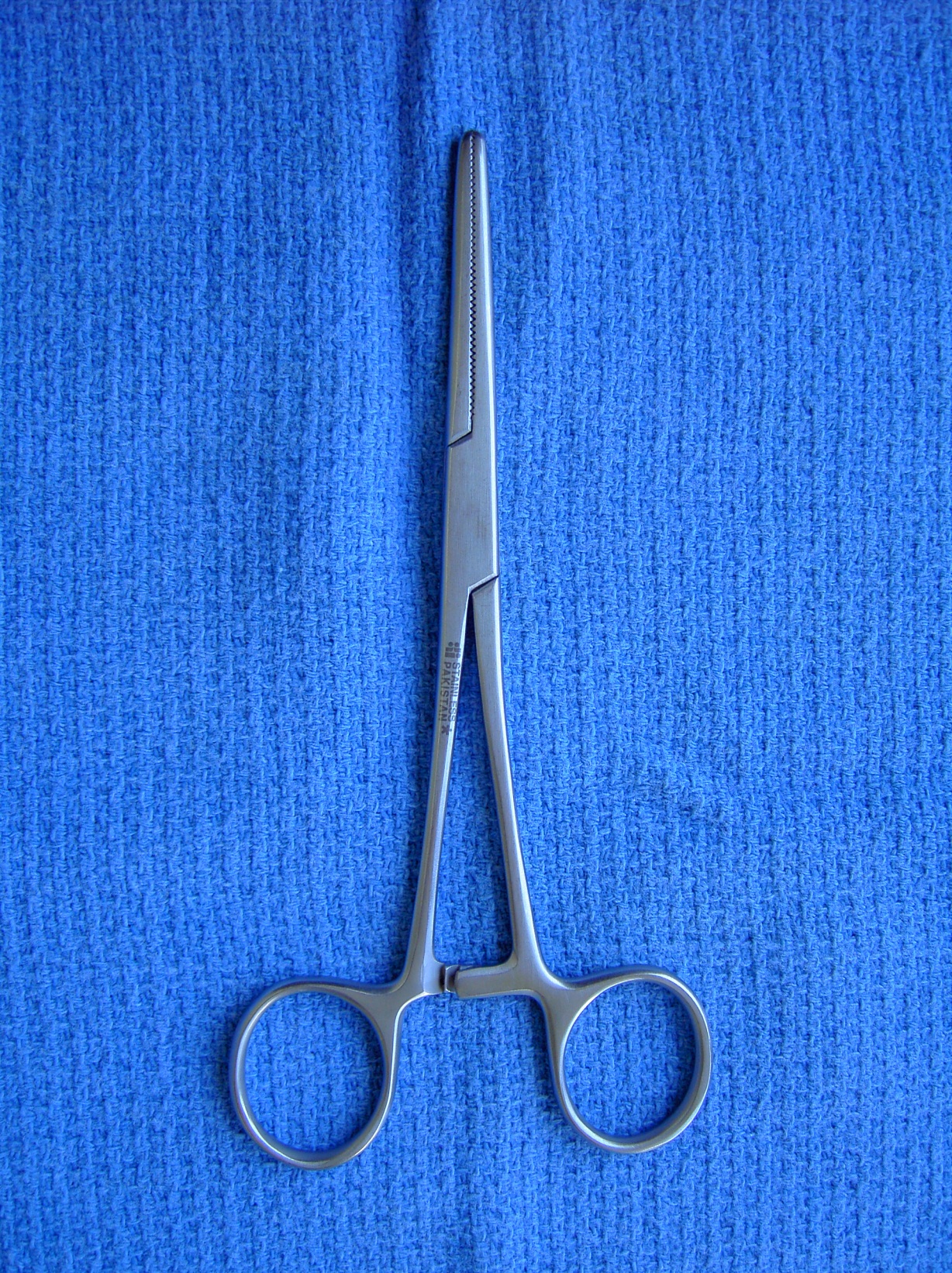 <p><span style="background-color: transparent;">Rochester Pean Hemostatic Forcep: Curved or Straight</span></p>
