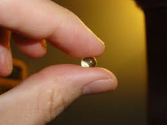 <p>pearl; bead</p>