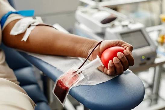 <p>Blood donor</p><p><span><span>/ˈblʌd ˌdoʊ.nɚ/</span></span></p>