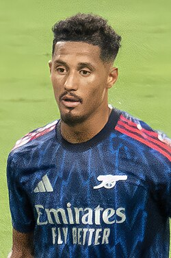 <p><strong><mark data-color="rgba(0, 0, 0, 0)" style="background-color: rgba(0, 0, 0, 0); color: inherit;">Mittback i Arsenal FC och det franska landslaget</mark></strong>.2</p>