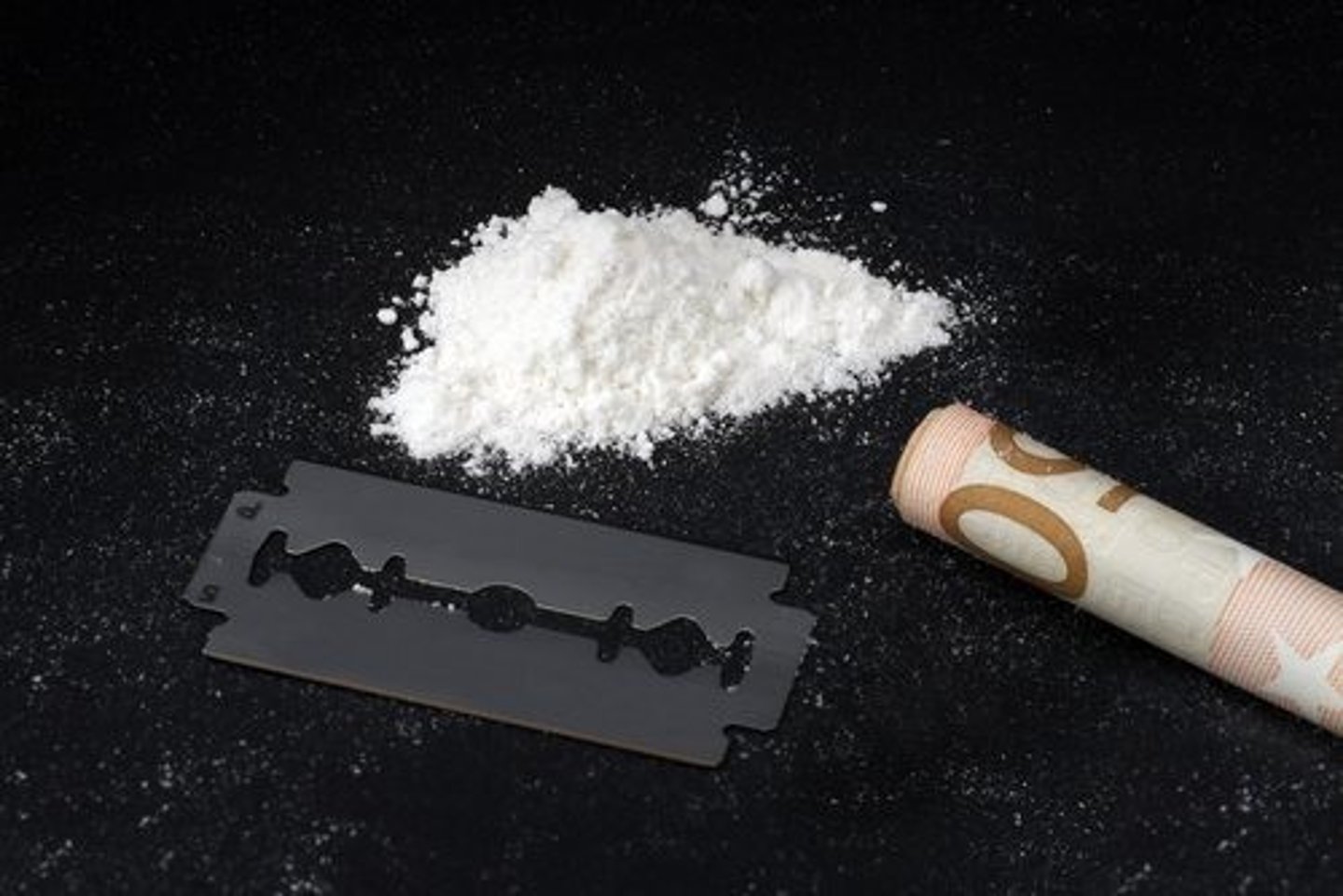 <p>Chất bất hợp pháp</p>