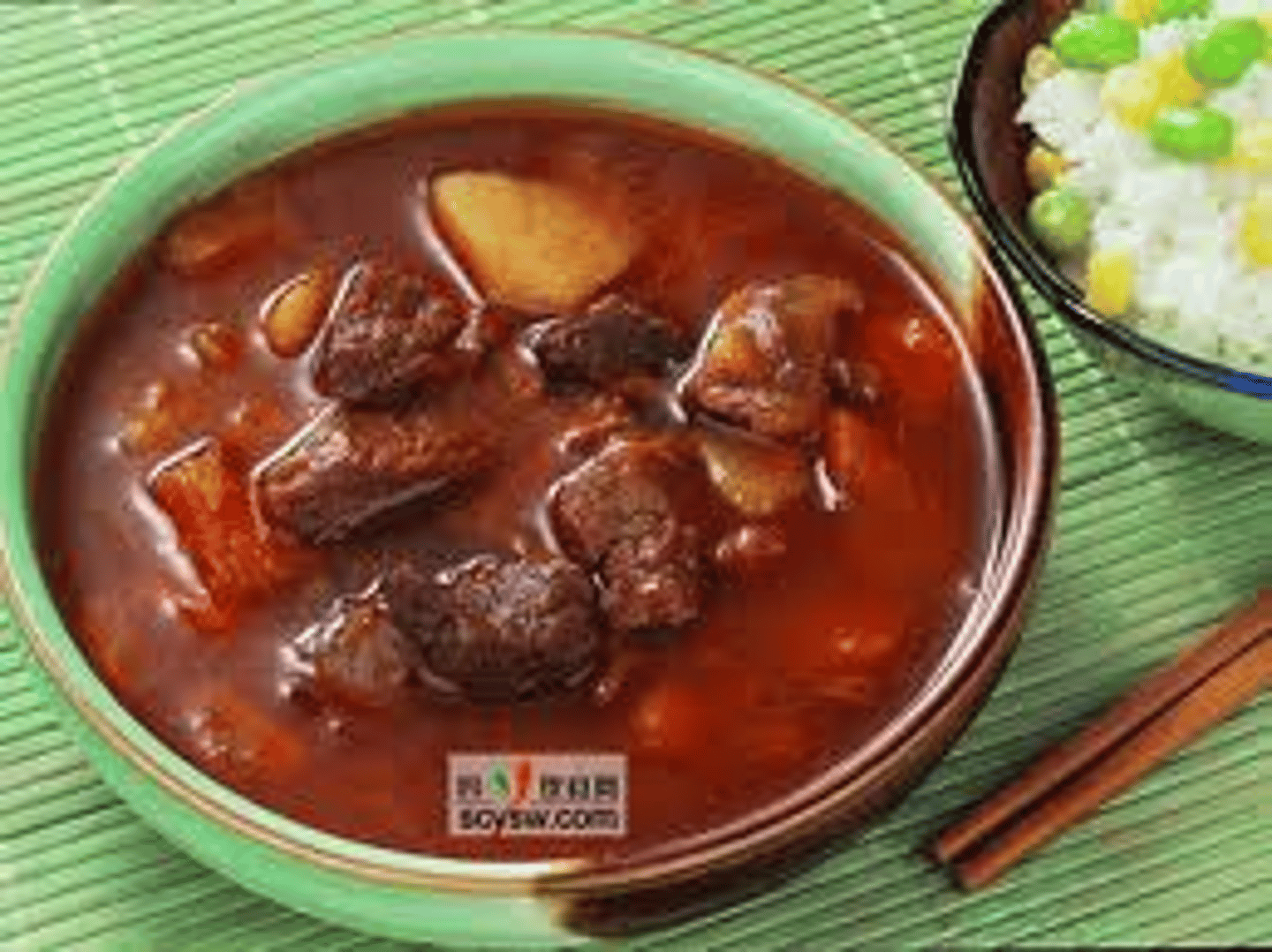 <p>to braise in soy sauce (to red-cook) (hóngshāo)</p>