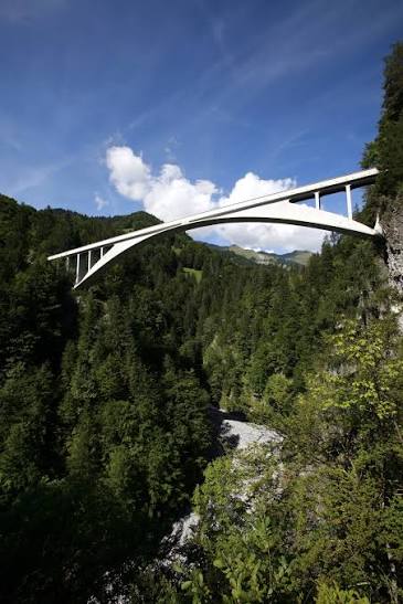 <p>Salginatobel Bridge is significant because it is the first:</p>