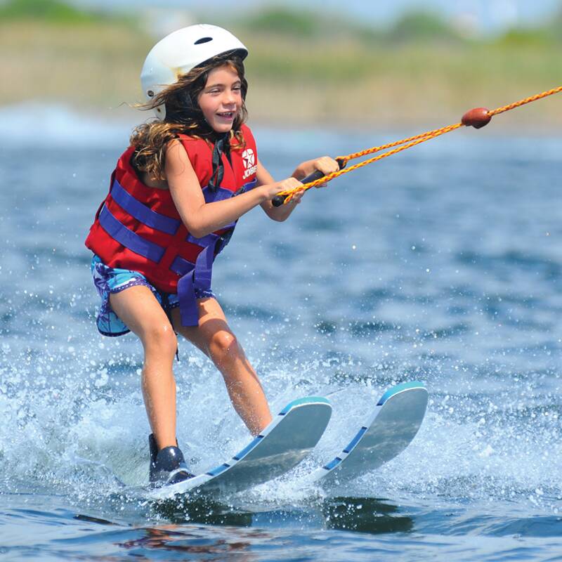 <p><span style="background-color: transparent;">het waterskiën</span></p>
