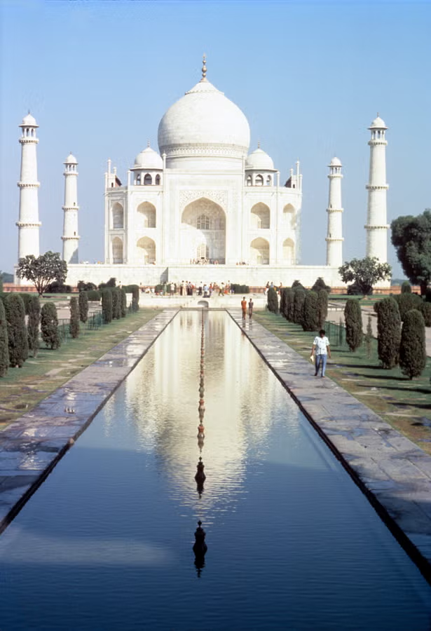 <p>Taj Mahal (India)</p>