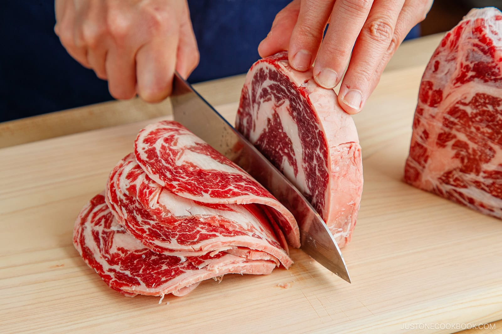 <p>He ______the ham last week</p>
