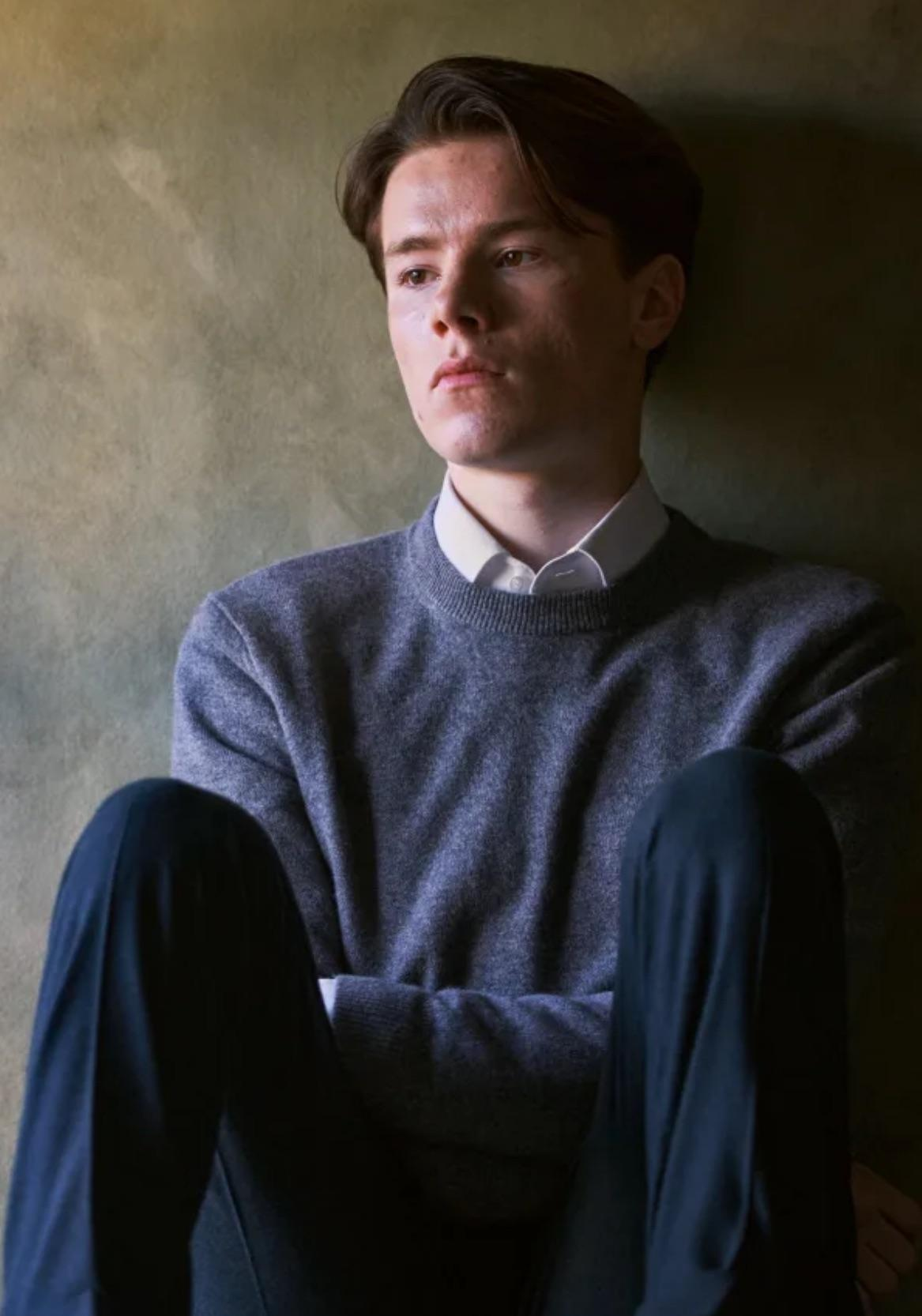 <ul><li><p>made it clear marrying wallis would be unpopular and gov wouldn’t accept marriage<br>→ likely lead to constitutional crisis</p></li><li><p>weaken power and respect for monarchy</p></li><li><p>baldwin threatened to resign and leave country without gov if he ignores </p></li><li><p>choose country or wallis</p></li></ul><p></p>