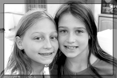 <p>my sister- my 2 sisters- my sisters</p>