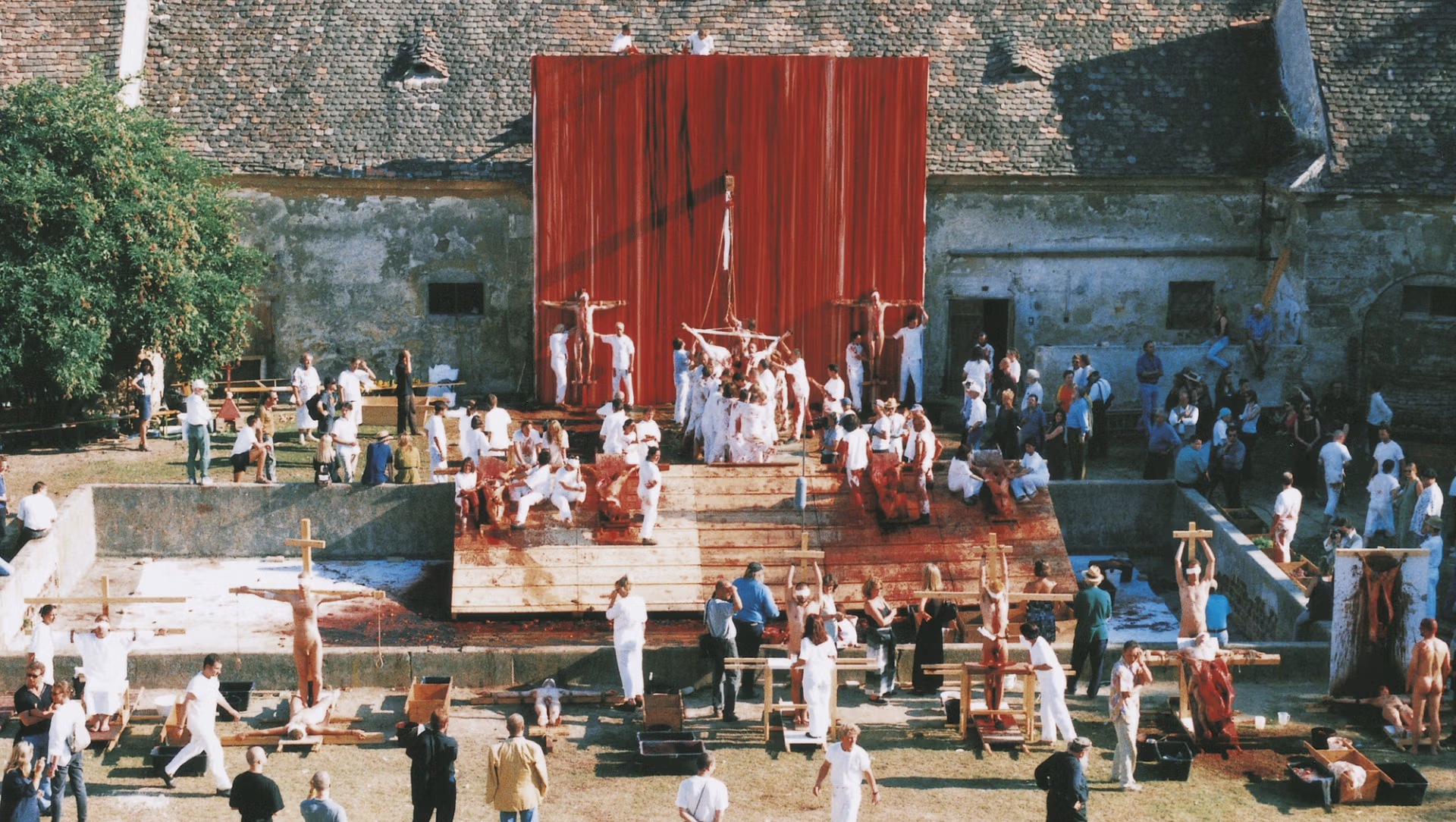 <p>Orgien Mystérien Théâtre (Hermann Nitsch)</p>