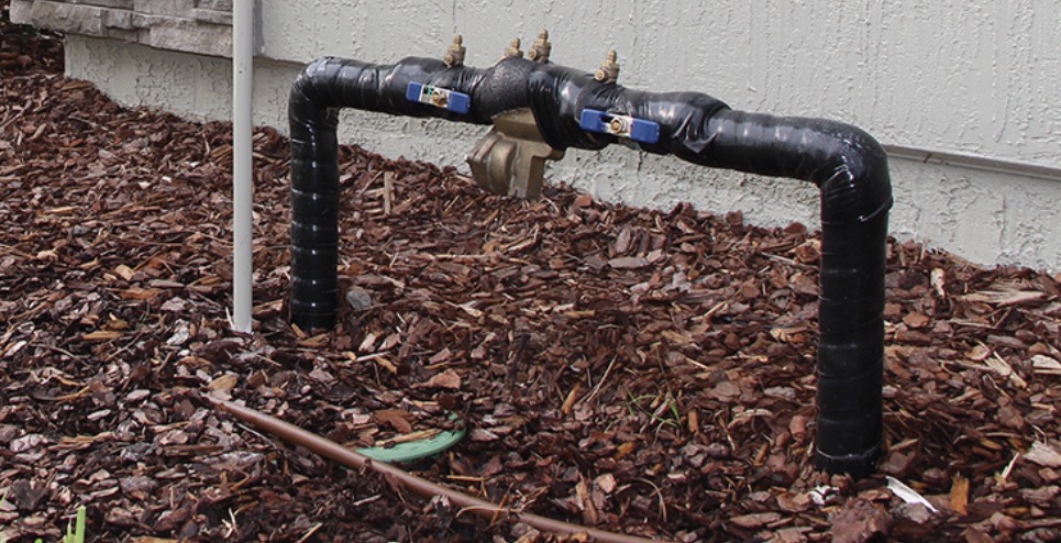 <p><span>plumbing device that </span><mark>ensures water flows in only one direction, stopping contaminated water from reversing and mixing with your clean, potable drinking supply</mark><span>.</span></p>