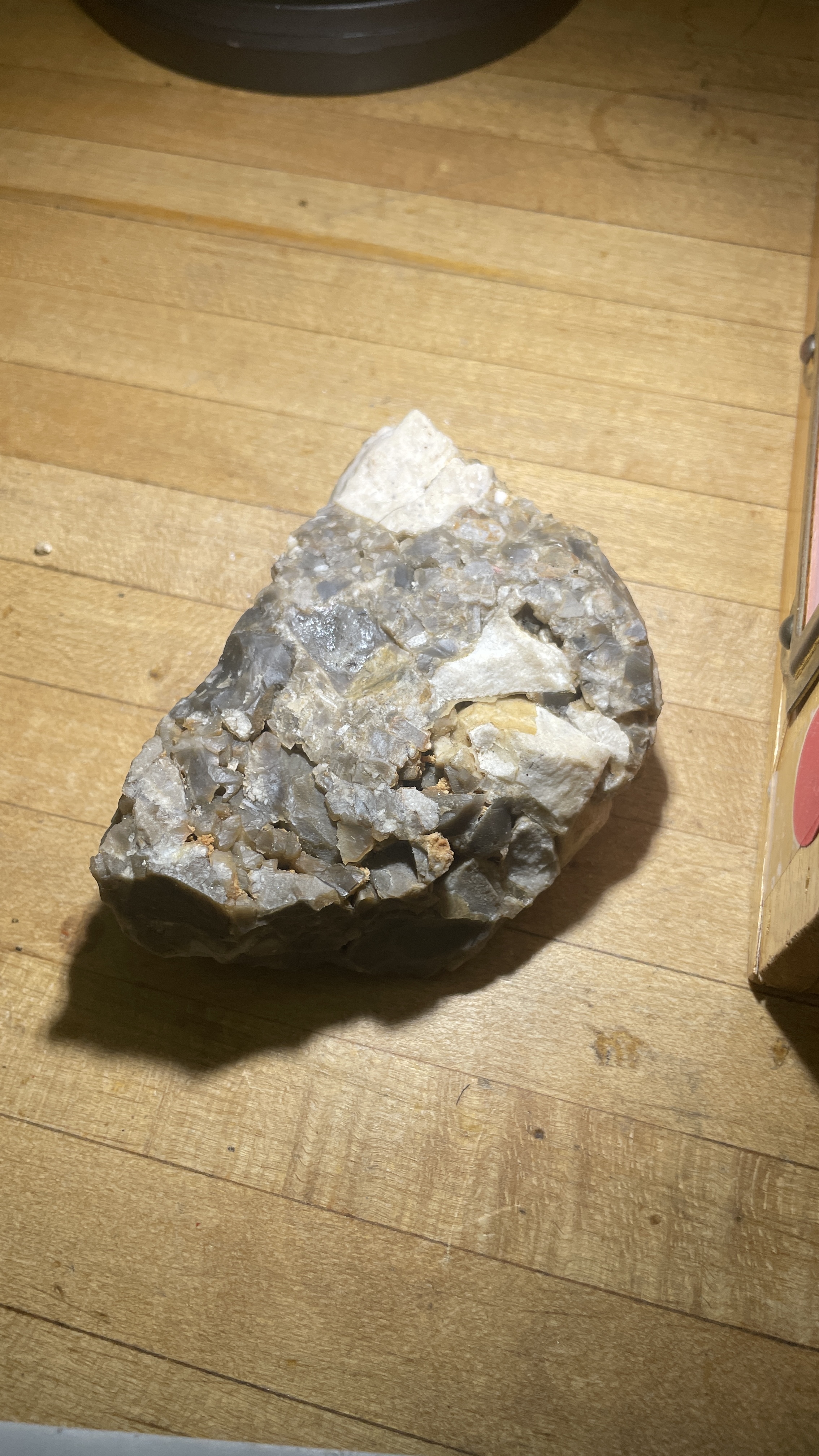 <p>Breccia</p>