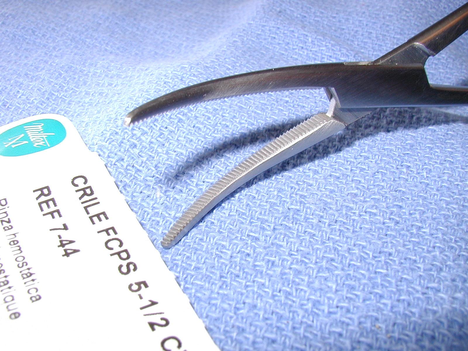 <p><span style="background-color: transparent;">Crile Hemostatic Forceps, <br>Curved or Straight</span></p>