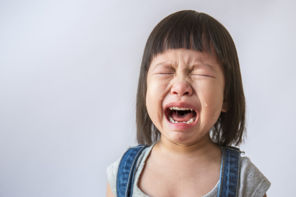 <p>(to have tears coming from your eyes because you are sad, hurt, or angry) </p><p>The little boy started to c__________ when he fell off his bicycle and hurt his knee.</p>