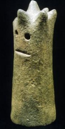 <ul><li><p>cylindrical head</p></li><li><p>terracotta</p></li><li><p>represent inner spirit, soul, abstracted version of self, true being</p></li><li><p>idealism > naturalism</p></li></ul><p></p>