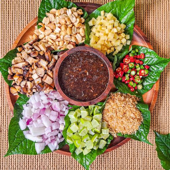 <p>Betal leaf wraps</p>