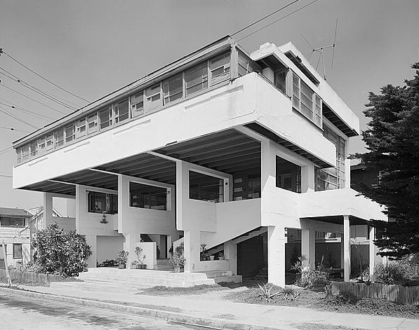 <p>Lovell Beach House</p>