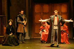 <p>biǎo yǎn yì shù </p><p>performing arts</p>