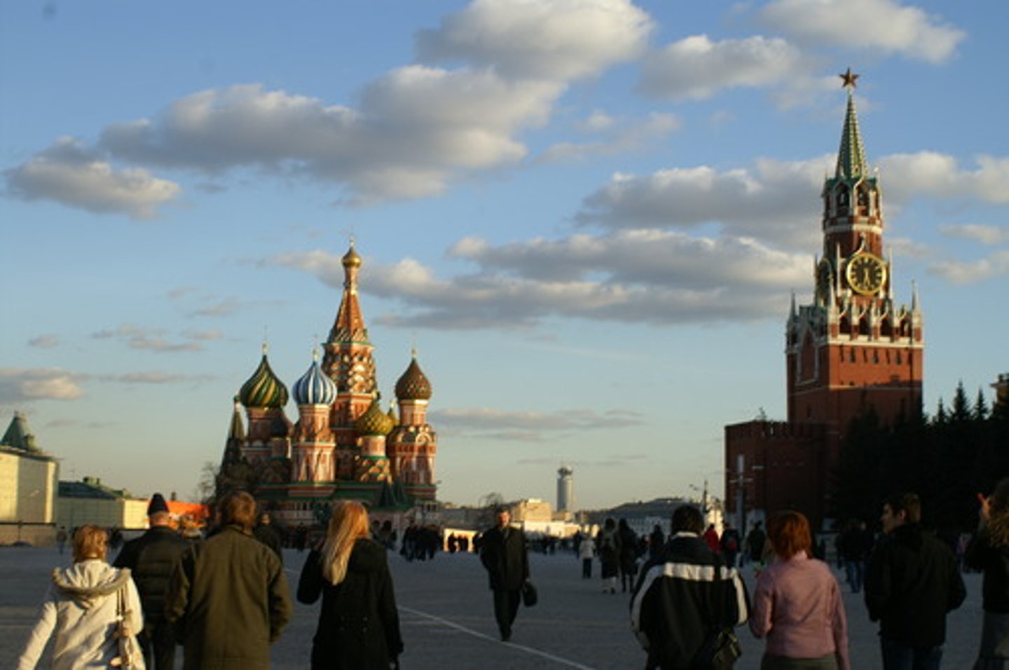 <p>TRANSLATION: политическое сердце/центр</p><p>DEFINITION: The most important location for a country's government and political decisions.</p><p>EXAMPLE: The Moscow Kremlin has been the .................. of Russia for centuries. Московский Кремль был ПОЛИТИЧЕСКИМ СЕРДЦЕМ России на протяжении веков.</p>