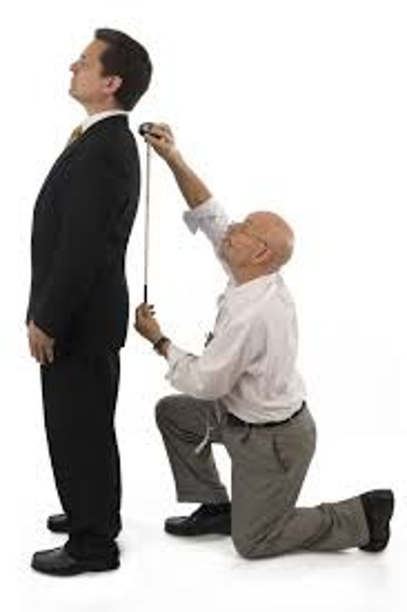 <p>(daily English) sửa lại quần áo Ví dụ: I need to have my clothes altered after losing weight.</p>