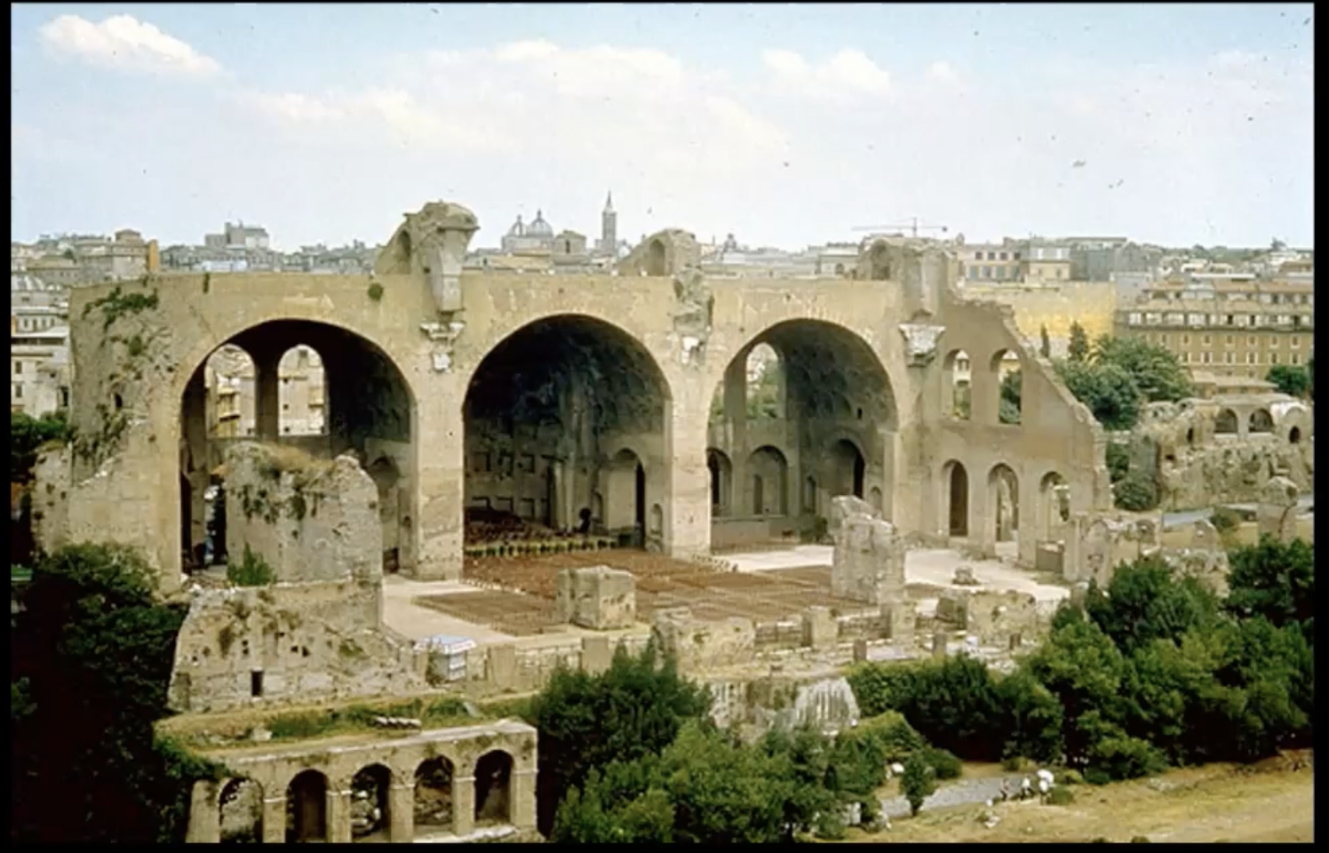 <p>Ruin (Tàn tích) of Basilica Nova </p>