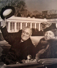<p>A series of reforms enacted by the Franklin Roosevelt administration between 1933 and 1942 with the goal of ending the Great Depression.</p>