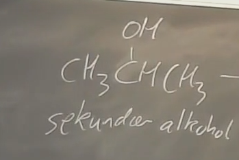<p>hvad sker der ved oxidation af en sekundær alkohol med et mildt reagens? brug eksemplet</p>