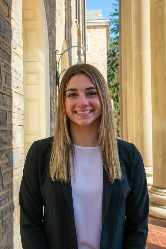 <p>Olivia Massari</p>