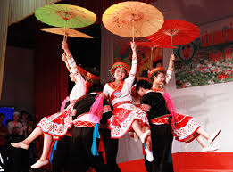 <p>tribal dance (n) <span>/ˈtraɪbl dɑːns/</span></p>