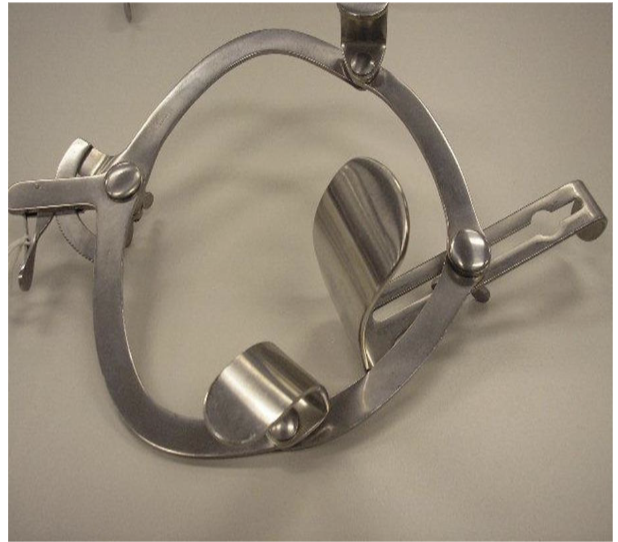 <p>O’Connor O’Sullivan Retractor</p>