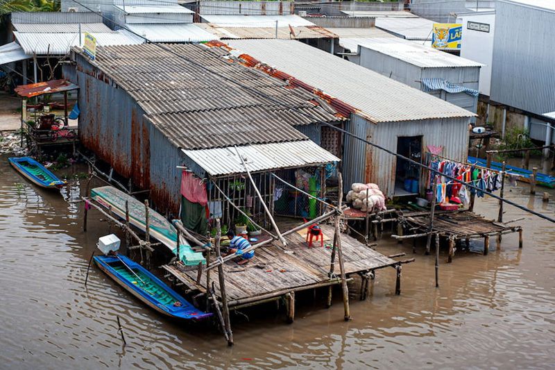 <p>Substandard housing</p>