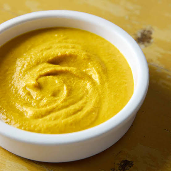 <p>The mustard</p><p>The mustard is yellow</p>