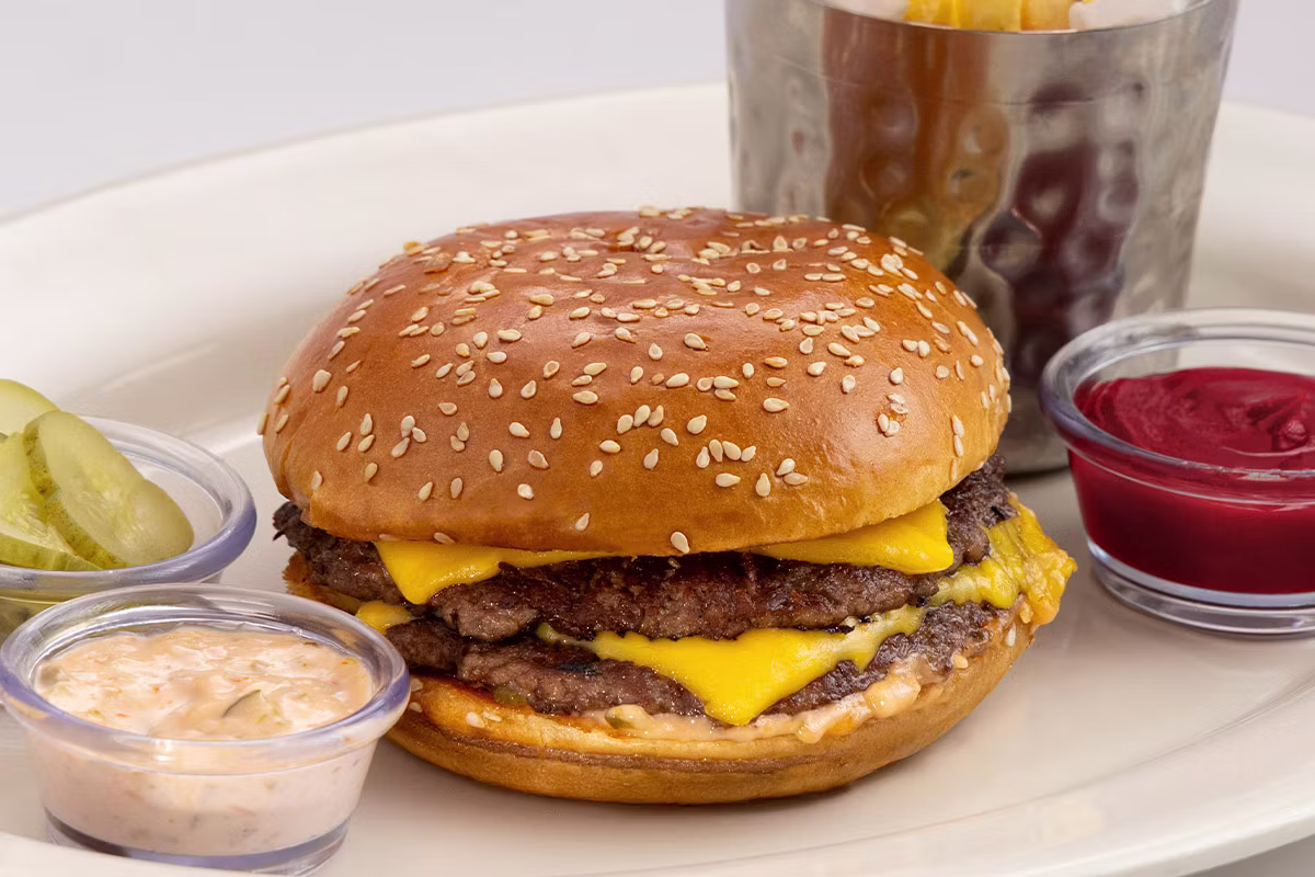 <p>Double Smash Cheeseburger</p>