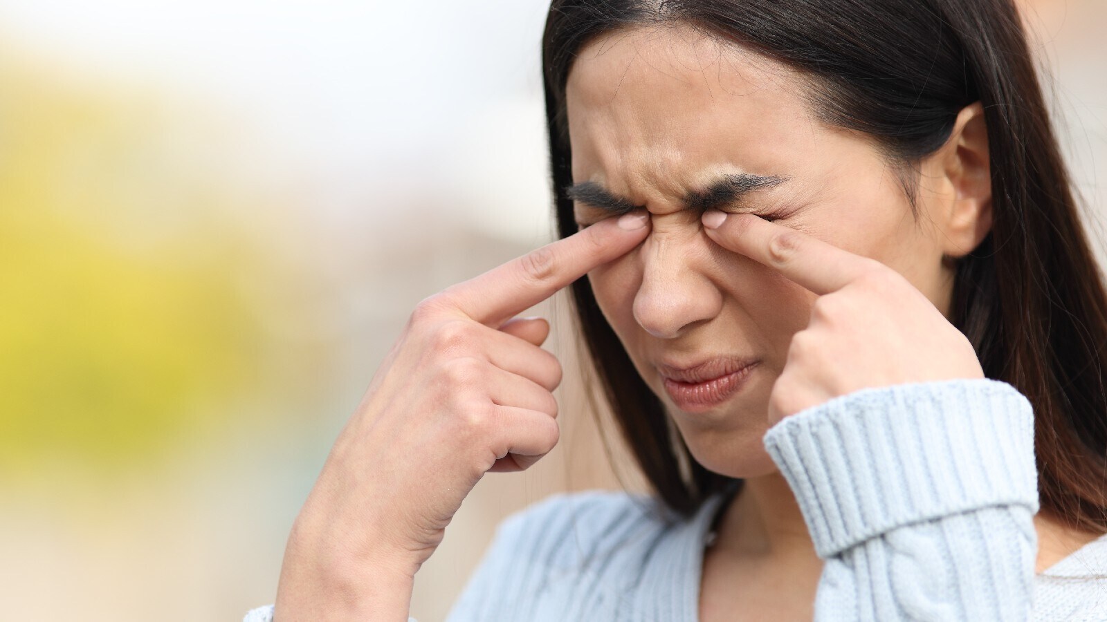 <p>itchy eyes</p>