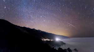 <p><span style="font-family: "Trebuchet MS";"><strong>Meteor shower</strong></span></p>