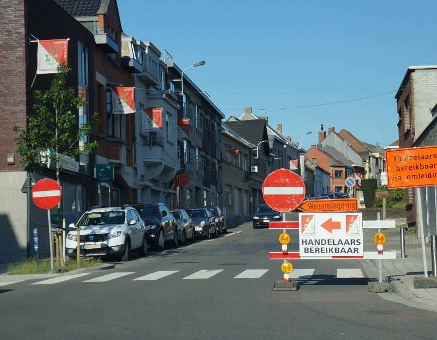 <p>Mogen voertuigen uit de tegengestelde richting aangereden komen? </p>