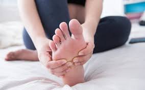 <p>barefoot (adj, adv) <span>/ˈbeəfʊt/</span></p>